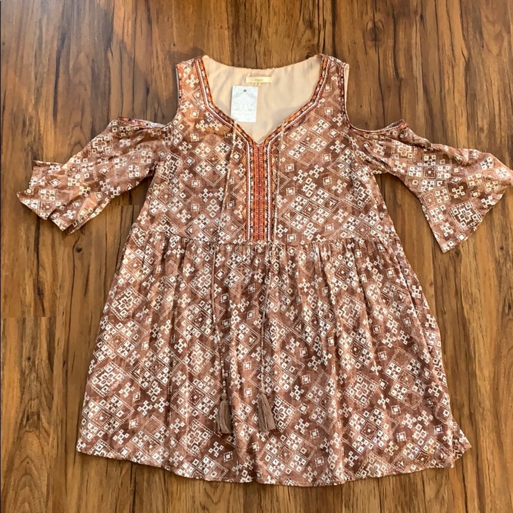🆕 Easel Tribal print dress w/ cold shoulders NWT